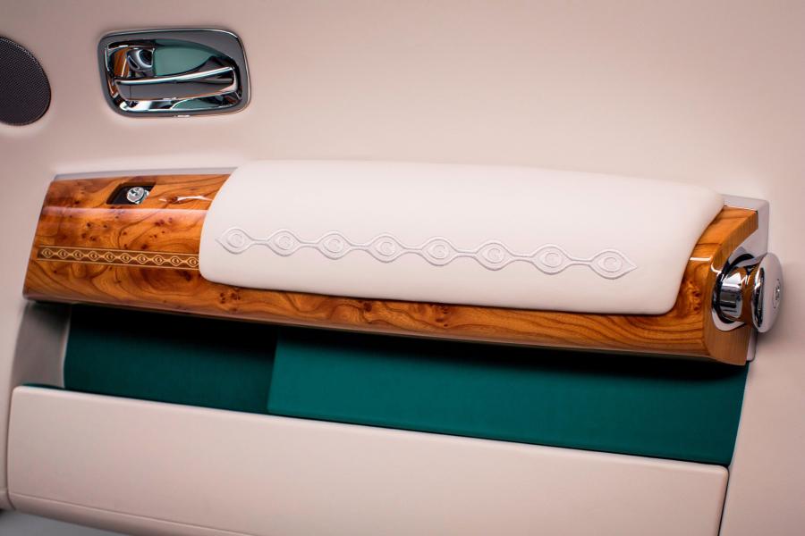  Rolls-Royce Phantom Maharaja Drophead Coupe 2014 года  (фото 4 из 5)